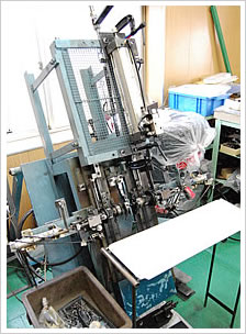 ダブルトーションバネ製作機