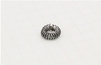 オイルシールに使用されるバネ