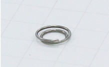 ピンを保持する線材曲げ加工品