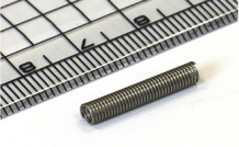 精密アナログ機器に利用される初張力ゼロの引っ張りバネ