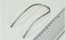 1つのRの上に4つのRをもつ線材加工品